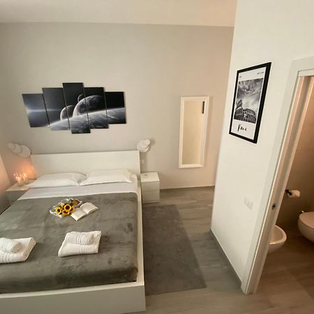 Roma Guesthouse Affittacamere Centro Citta' Softrooms-Metro' A 1 Metro Rome Bagian luar foto
