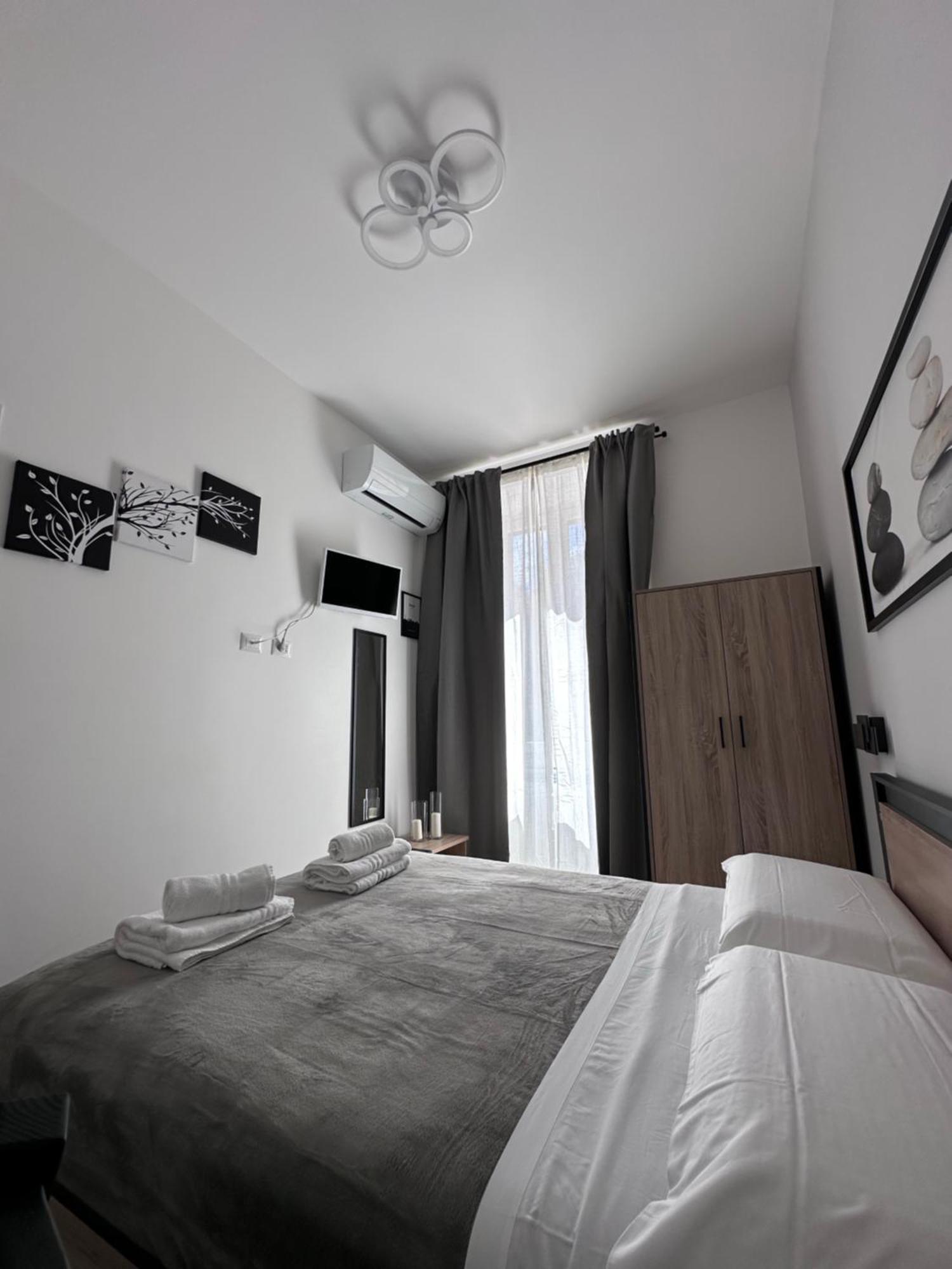 Roma Guesthouse Affittacamere Centro Citta' Softrooms-Metro' A 1 Metro Rome Bagian luar foto