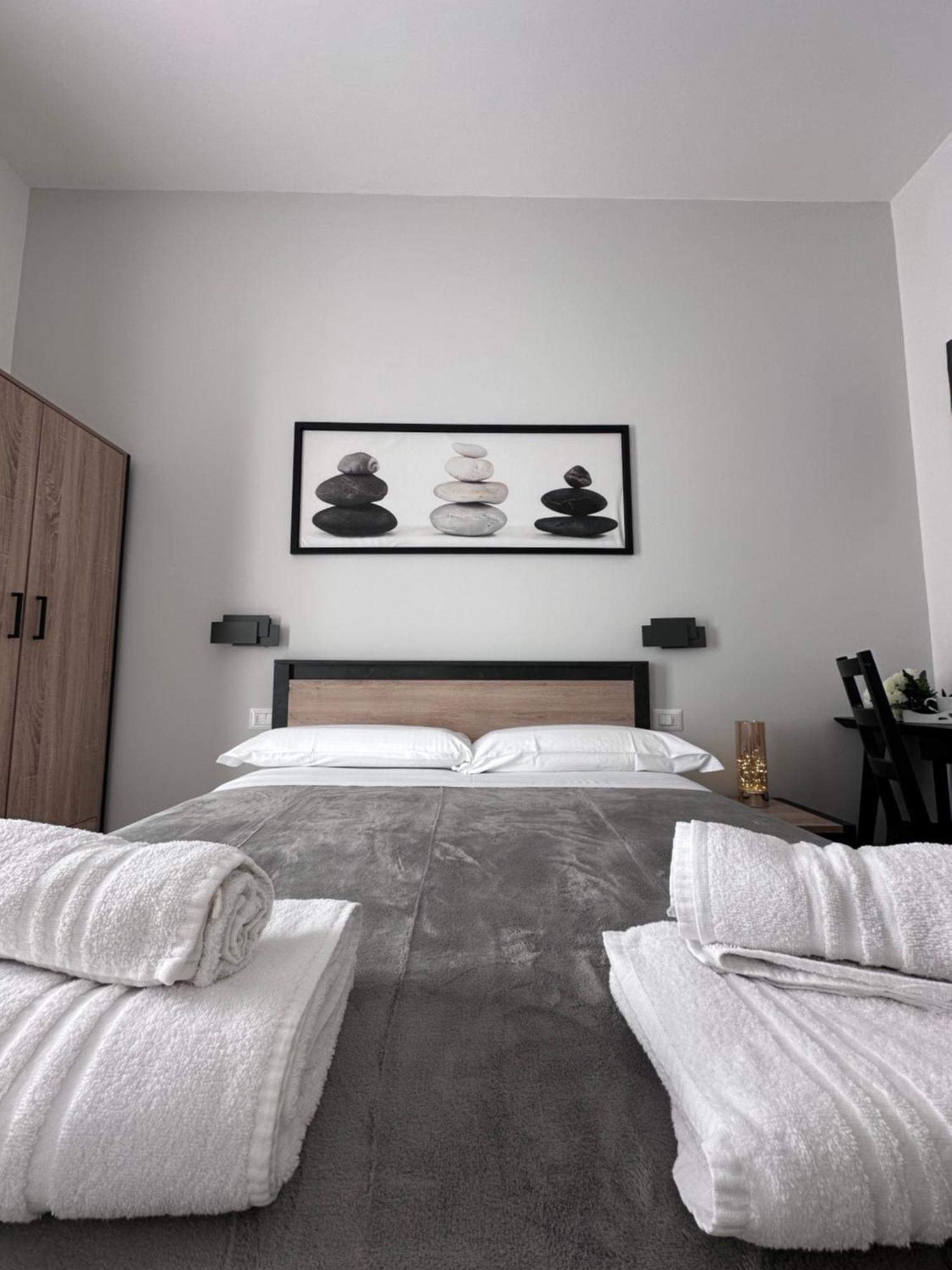 Roma Guesthouse Affittacamere Centro Citta' Softrooms-Metro' A 1 Metro Rome Bagian luar foto