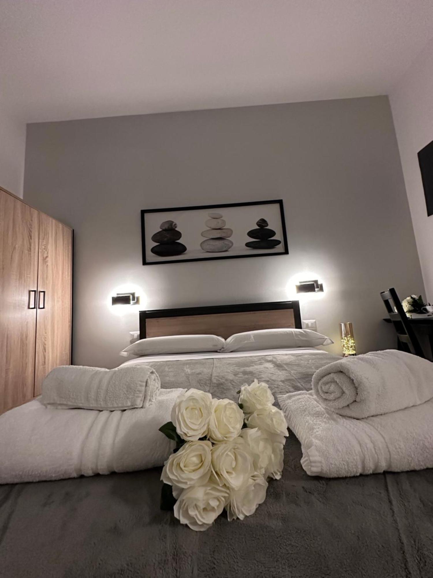 Roma Guesthouse Affittacamere Centro Citta' Softrooms-Metro' A 1 Metro Rome Bagian luar foto