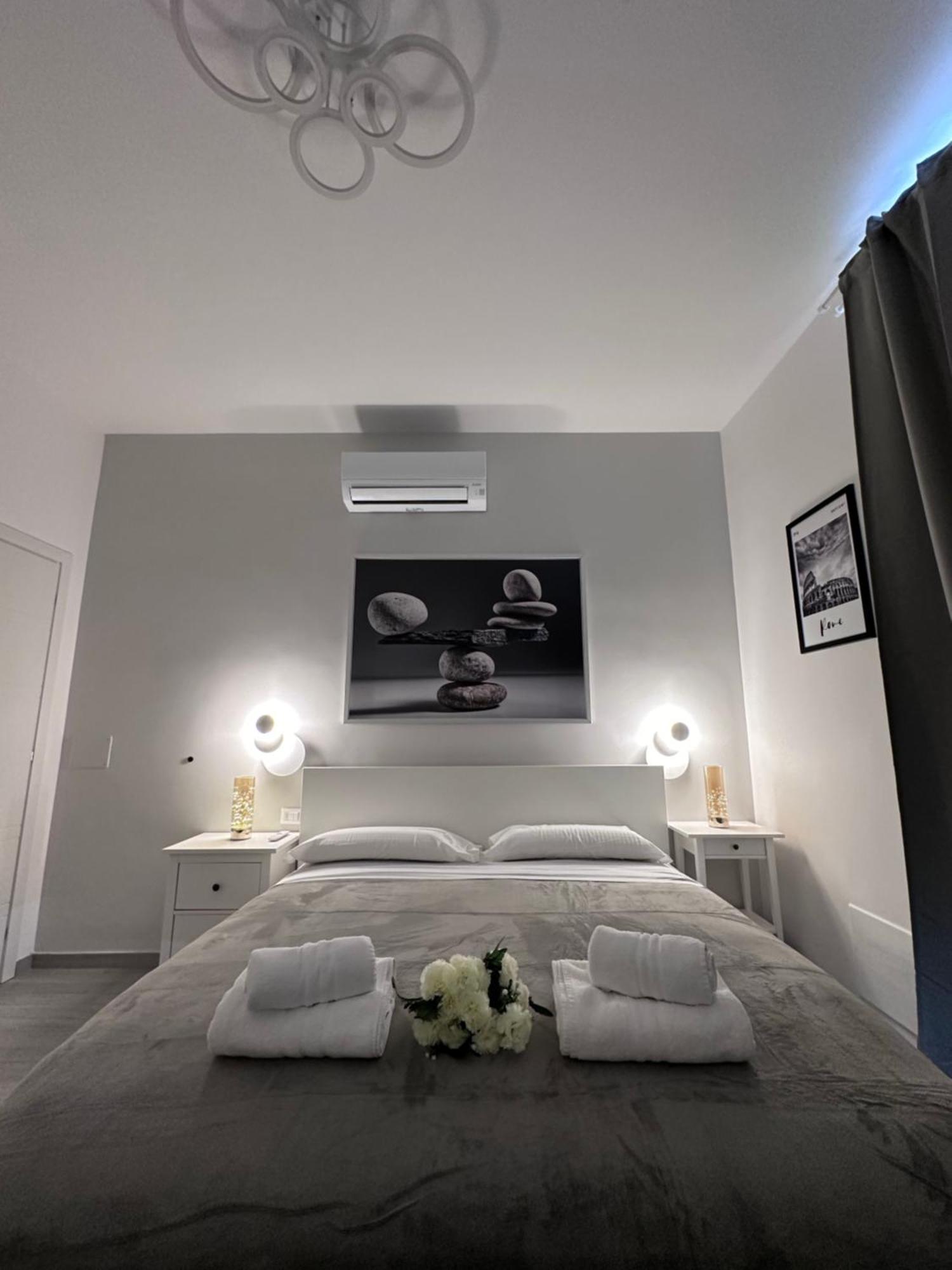 Roma Guesthouse Affittacamere Centro Citta' Softrooms-Metro' A 1 Metro Rome Bagian luar foto