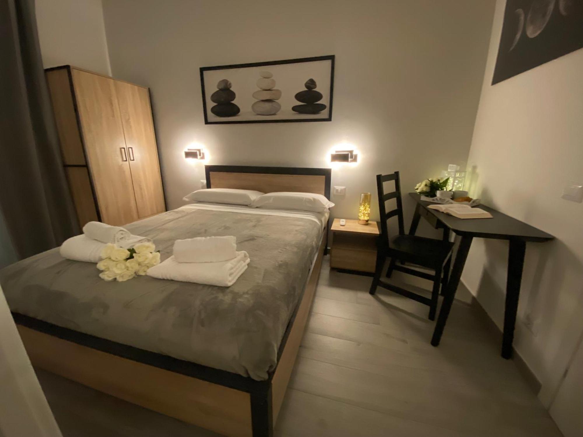 Roma Guesthouse Affittacamere Centro Citta' Softrooms-Metro' A 1 Metro Rome Bagian luar foto