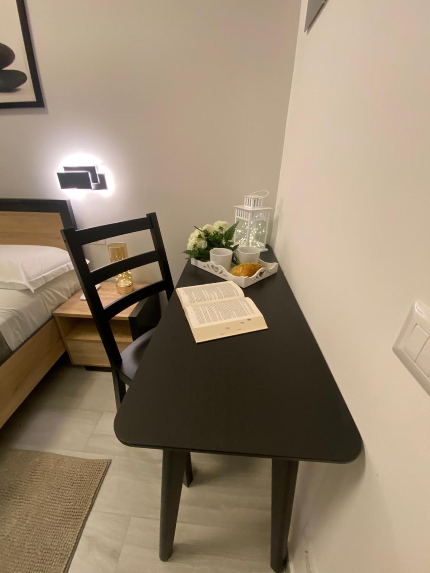 Roma Guesthouse Affittacamere Centro Citta' Softrooms-Metro' A 1 Metro Rome Bagian luar foto