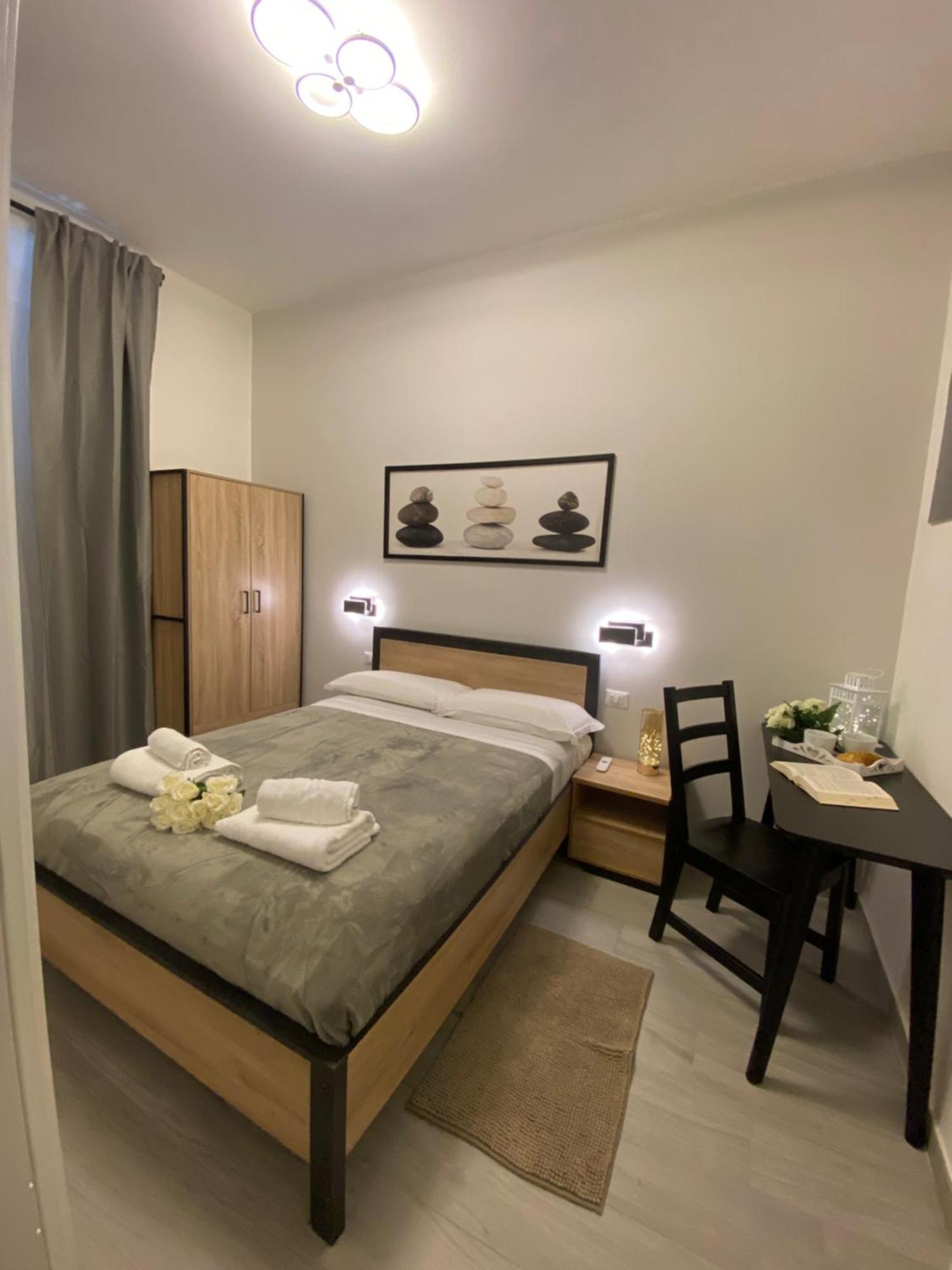 Roma Guesthouse Affittacamere Centro Citta' Softrooms-Metro' A 1 Metro Rome Bagian luar foto