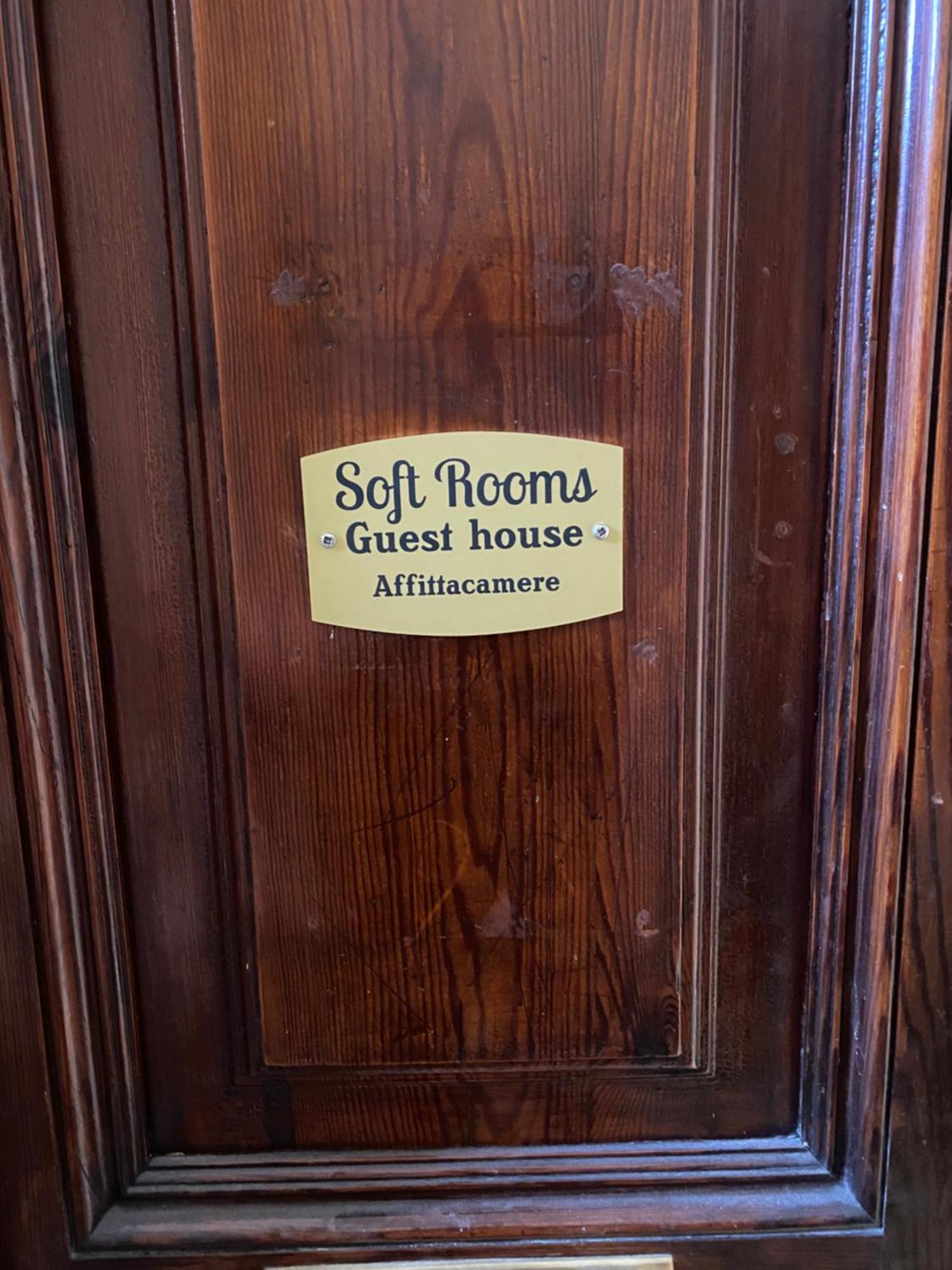 Roma Guesthouse Affittacamere Centro Citta' Softrooms-Metro' A 1 Metro Rome Bagian luar foto