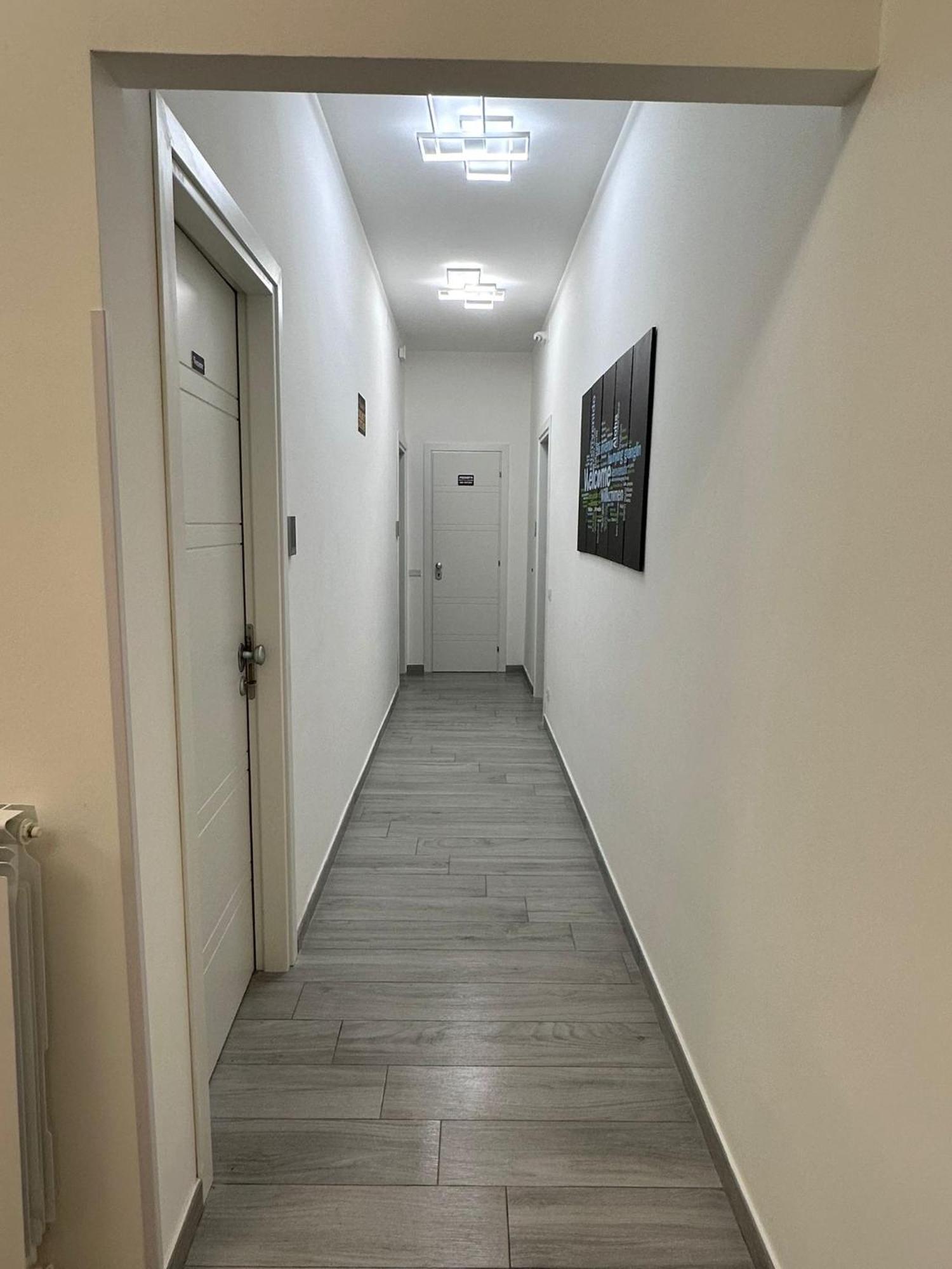 Roma Guesthouse Affittacamere Centro Citta' Softrooms-Metro' A 1 Metro Rome Bagian luar foto