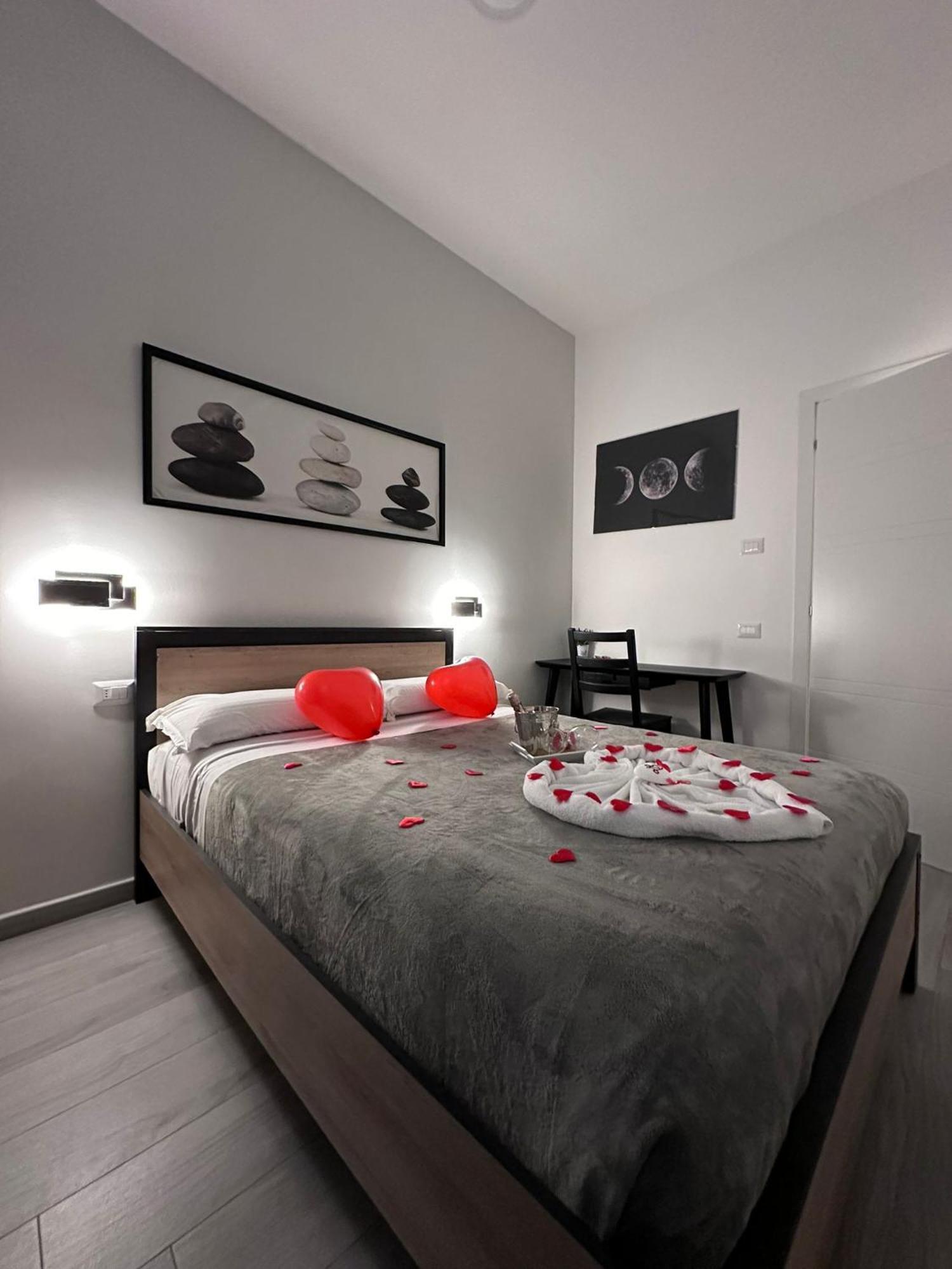 Roma Guesthouse Affittacamere Centro Citta' Softrooms-Metro' A 1 Metro Rome Bagian luar foto