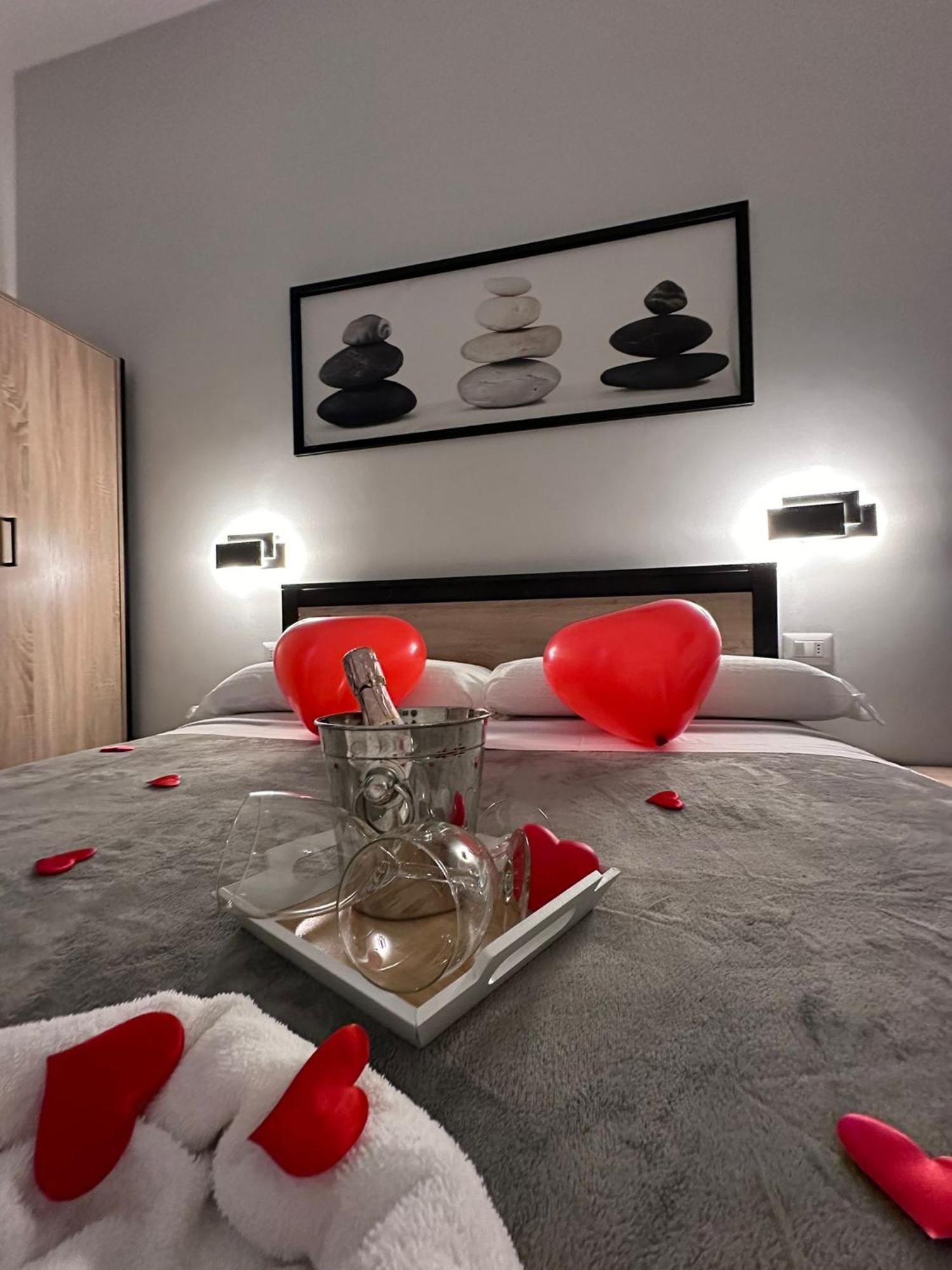 Roma Guesthouse Affittacamere Centro Citta' Softrooms-Metro' A 1 Metro Rome Bagian luar foto